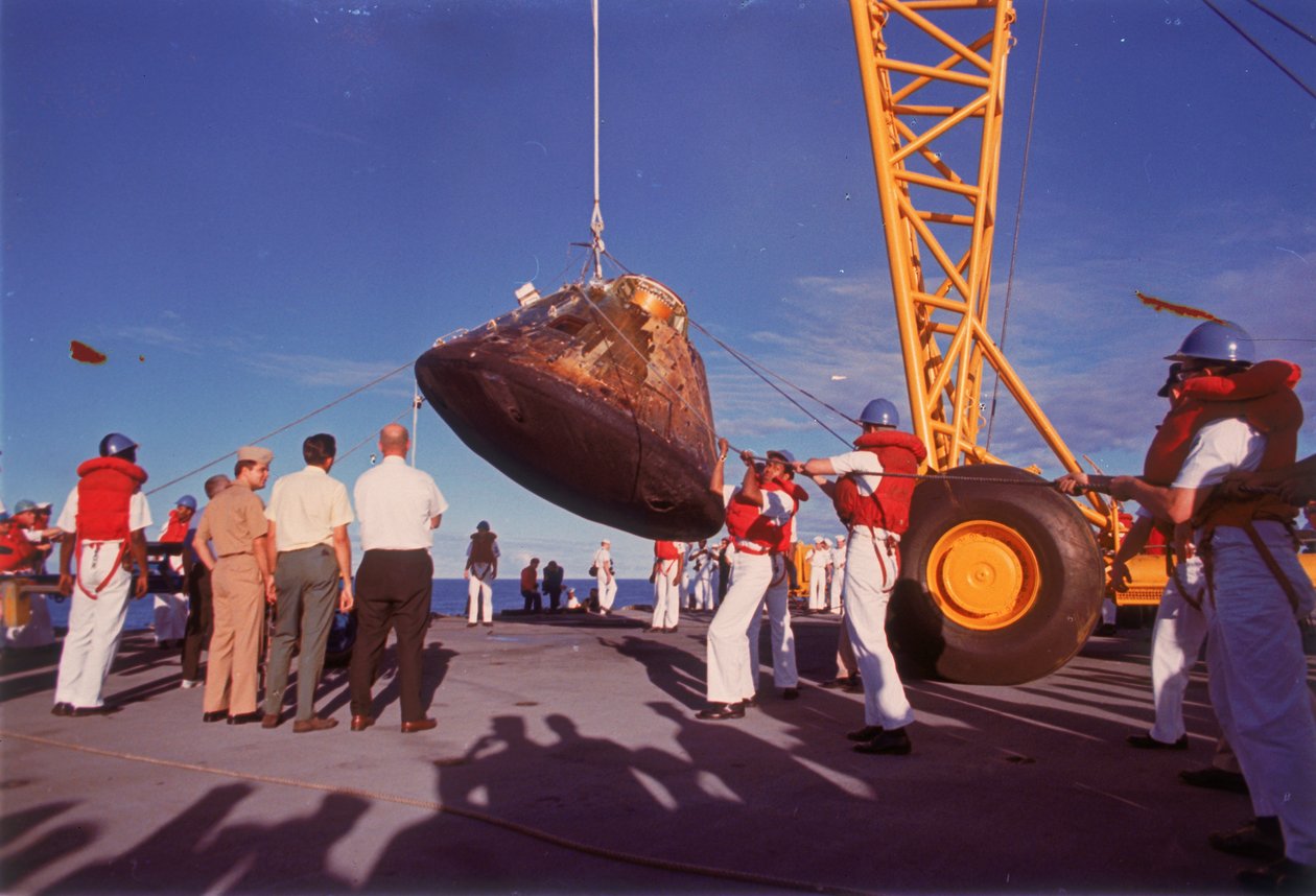 Apollo 10コマンドモジュールカプセル、1969年5月26日 作： 不明