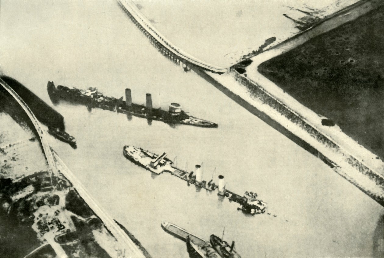 ゼーブルージュ港の封鎖、1919年。 作： 不明