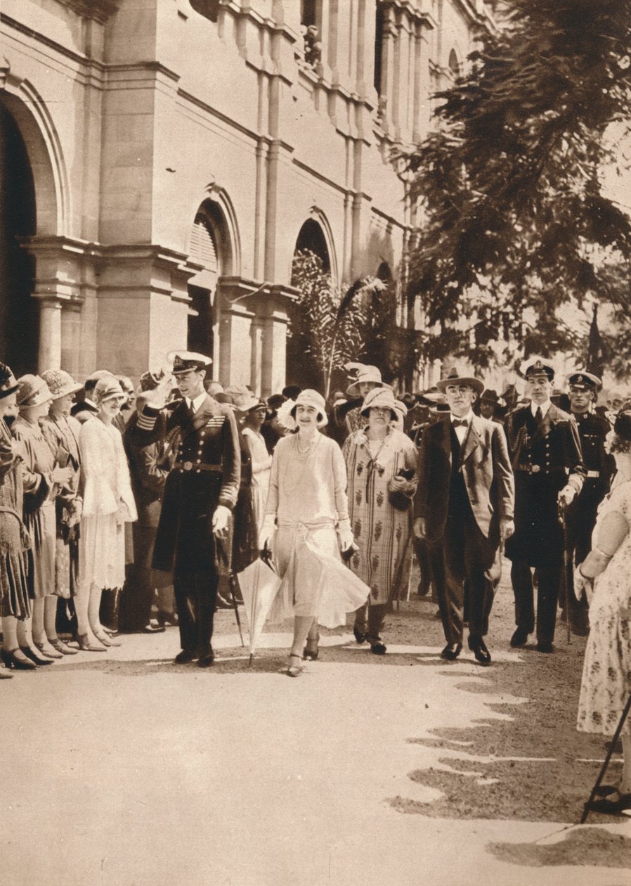 1927年ブリスベンでレセプションを去るヨーク公爵夫人とエリザベス女王 作： 不明