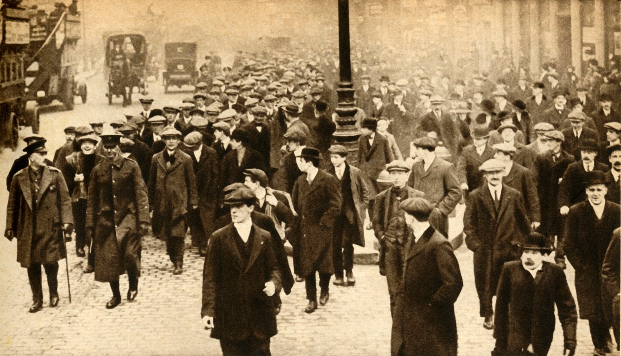 フットボール選手の大隊、ロンドン、第一次世界大戦、1914-1918、1933年。 作： 不明