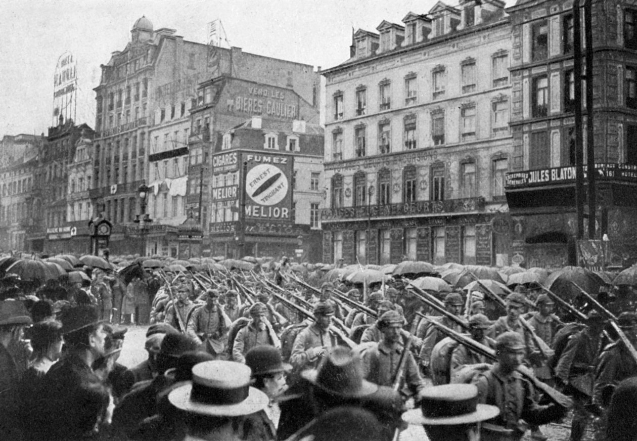 ドイツ軍　義手　第一次世界大戦　アンティーク 1920年代 第一次世界大戦、1919年ブリュッセルを通過するドイツ軍1920