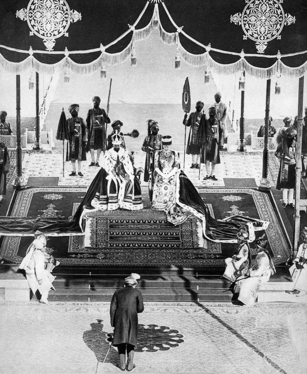 ハイデラバードのニザームは1911年、1935年にデリーのダルバールでオマージュを支払います 作： 不明