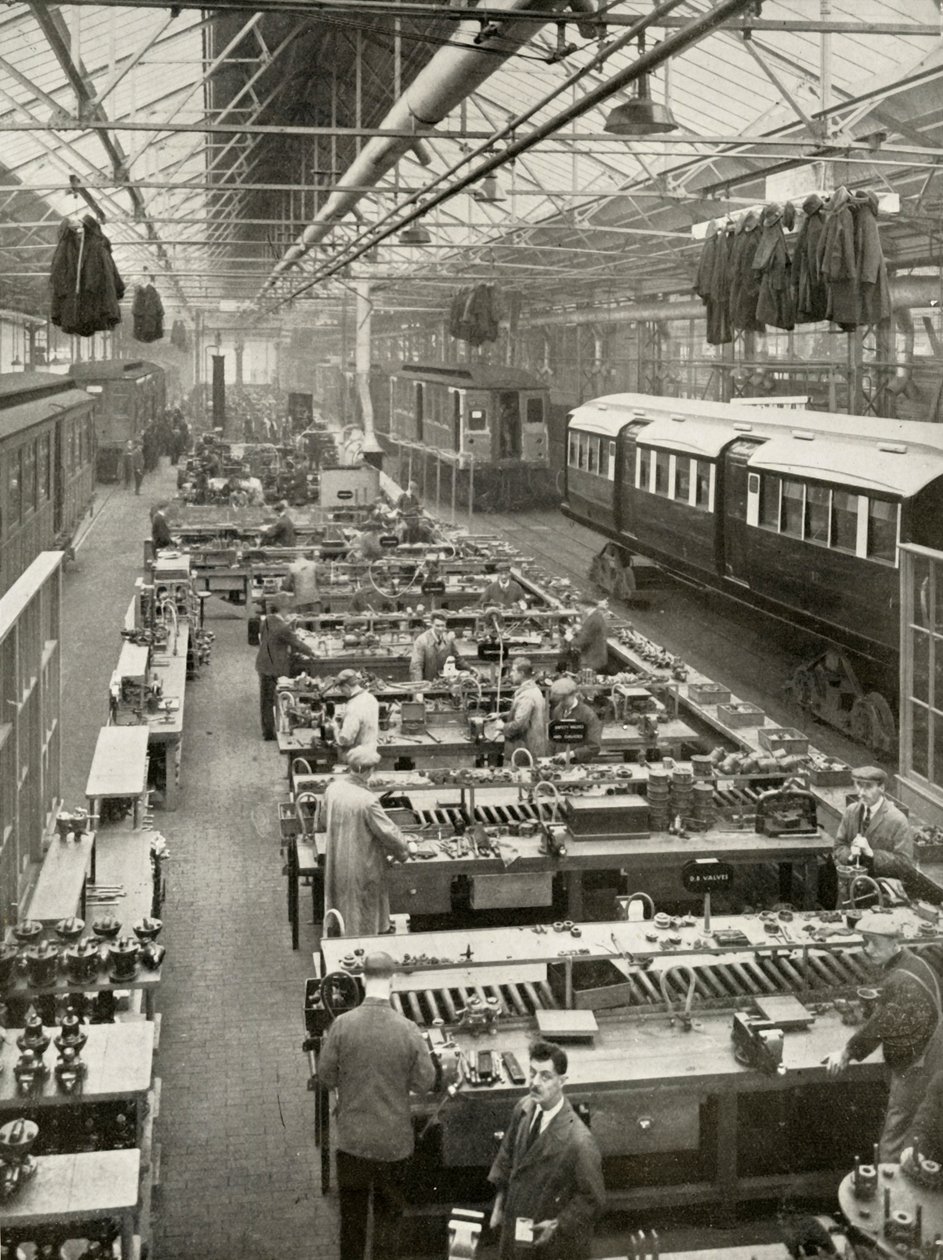 1935-36年にロンドン旅客輸送が所有する地下鉄車両のオーバーホール。 作： 不明
