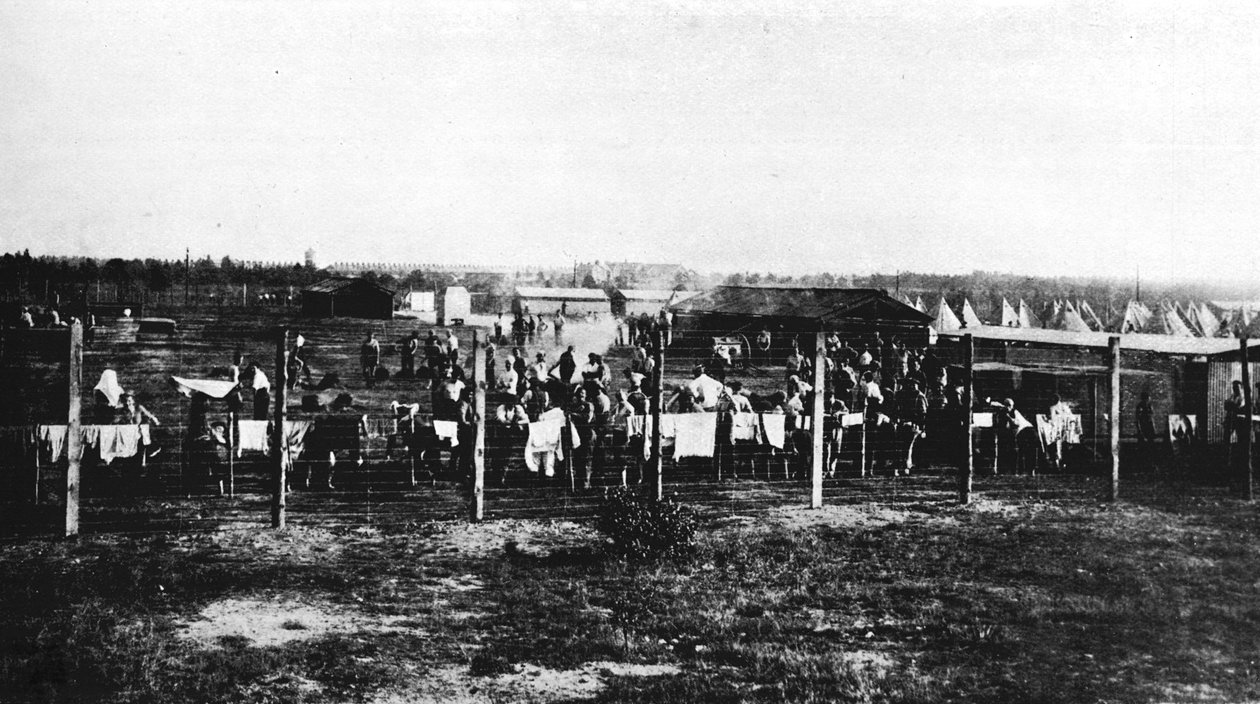 1914年、1915年、キャンバリーのフリスヒルにある強制収容所 作： 不明