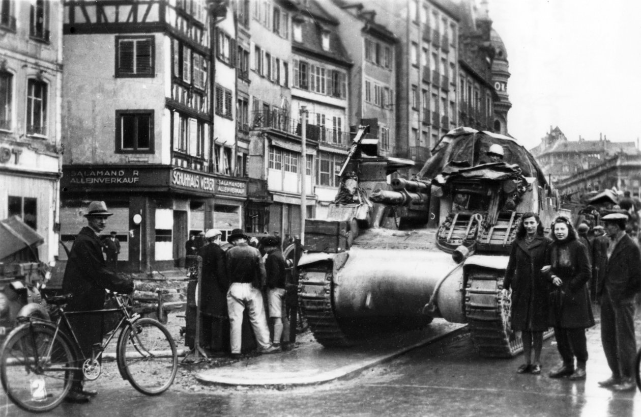 最初の連合軍戦車が1944年11月にアルザスのストラスブールに到着 作： 不明