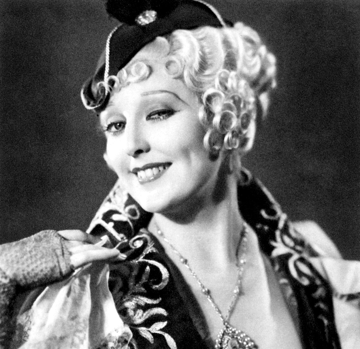 テルマ・トッド、アメリカの女優、1934-1935 作： 不明
