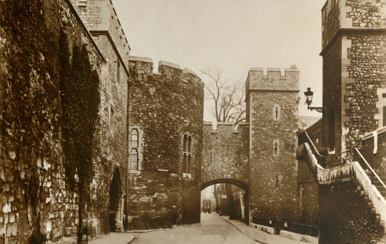 ロンドン塔... Bloody Tower ... St。トーマスタワーとウェイクフィールドタワー、c1910。 作： 不明