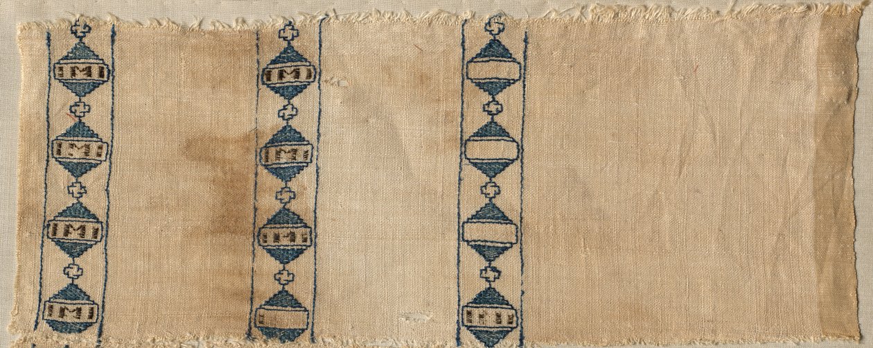 スカーフまたは頭飾りの2つの断片、1300年代。 作： 不明
