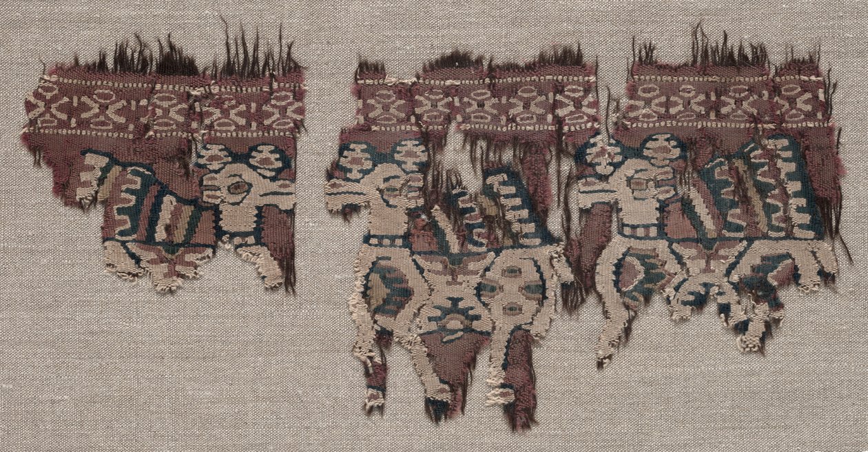 衣服からの境界線の2つのマウントされたフラグメント、700年代後半-800年代初頭。 作： 不明