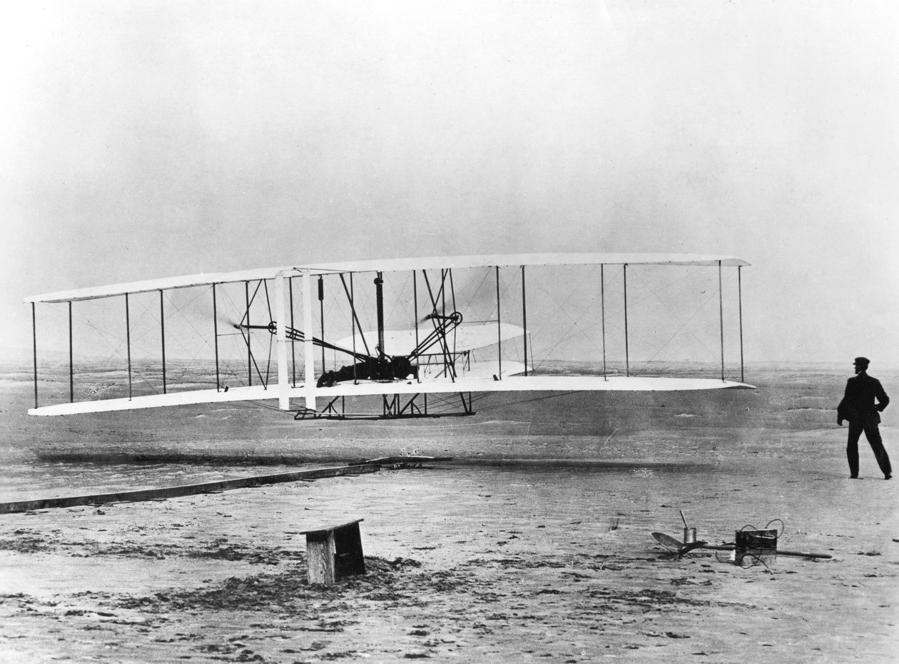 ウィルバーとオービルライト、そして最初の動力飛行、ノースカロライナ、1903年12月17日 作： 不明