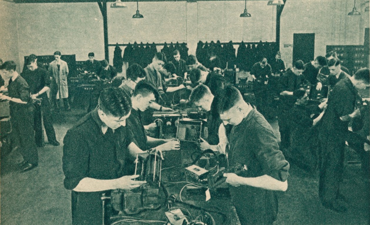 Wirless Operator Mechanics Workshop、1940 作： 不明