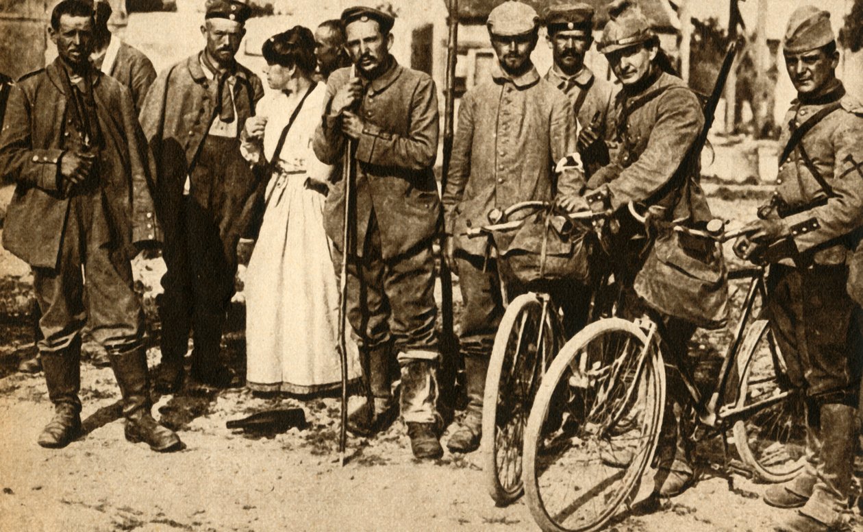 負傷したドイツの囚人は、赤十字、フランス、第一次世界大戦、1914-1918、1933年に世話をされました。 作： 不明