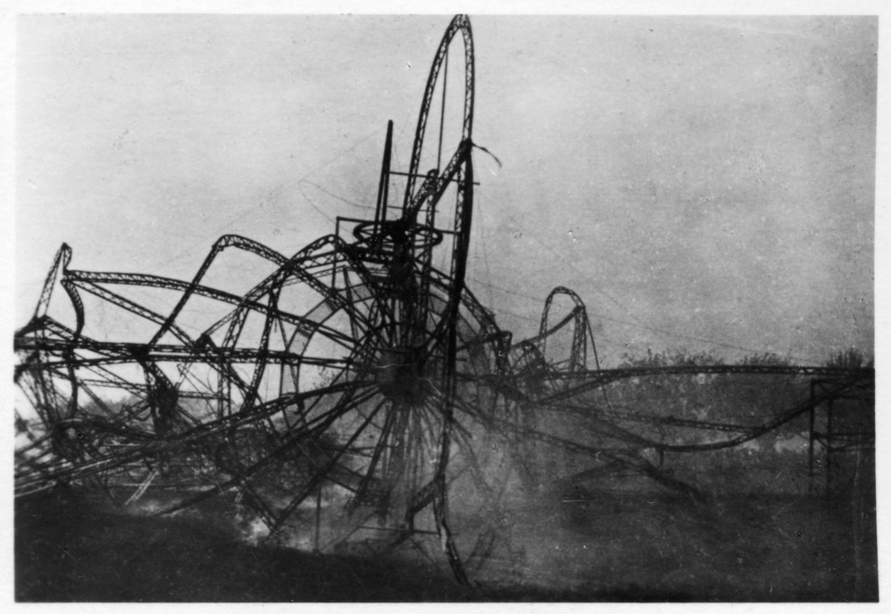 1908年1933年のドイツ、エヒターディンゲン号災害後のツェッペリンLZ4 作： 不明