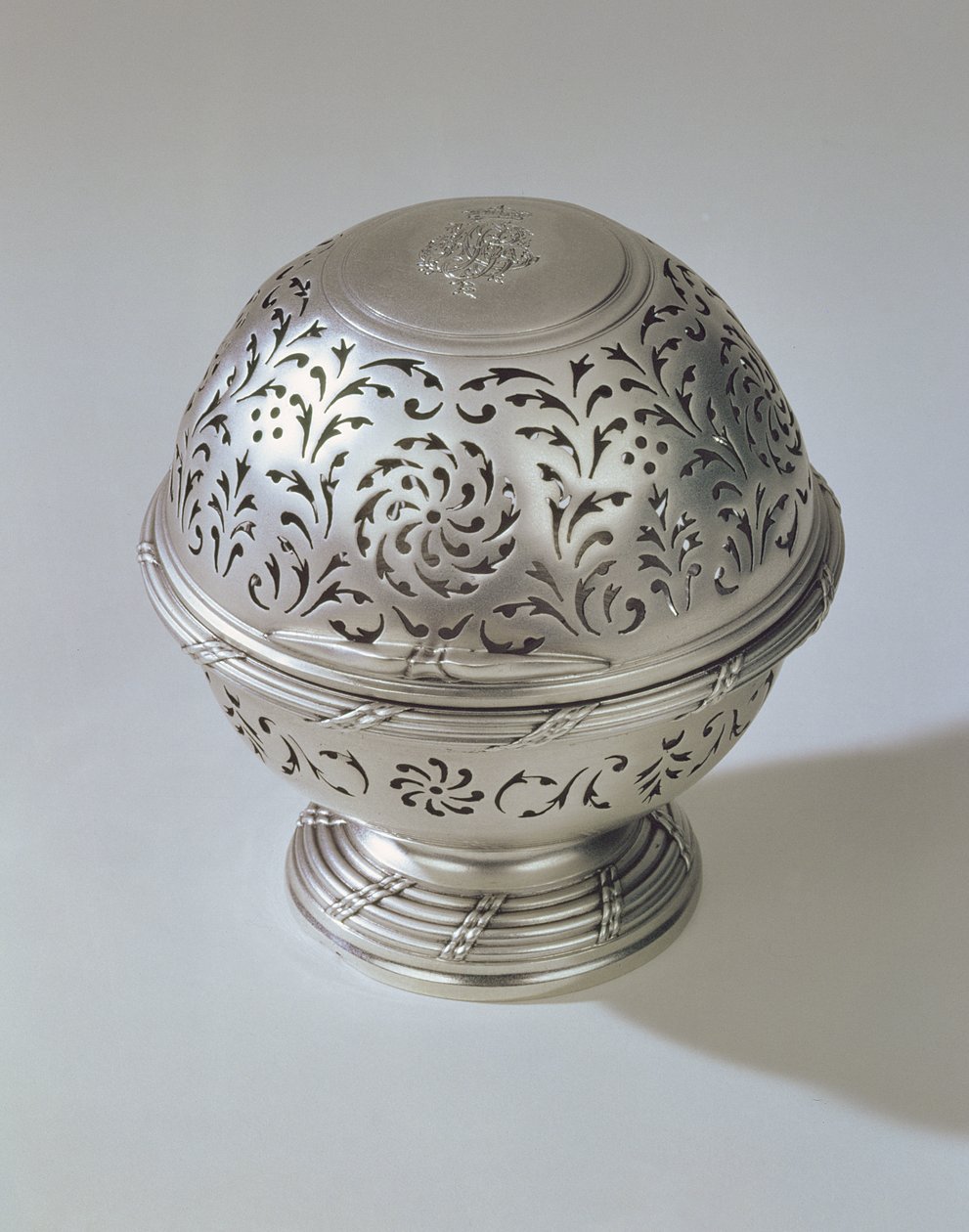 石鹸箱、水差しと洗面器のセットの一部、フランシスリエル作、1771年 作： 不明不明