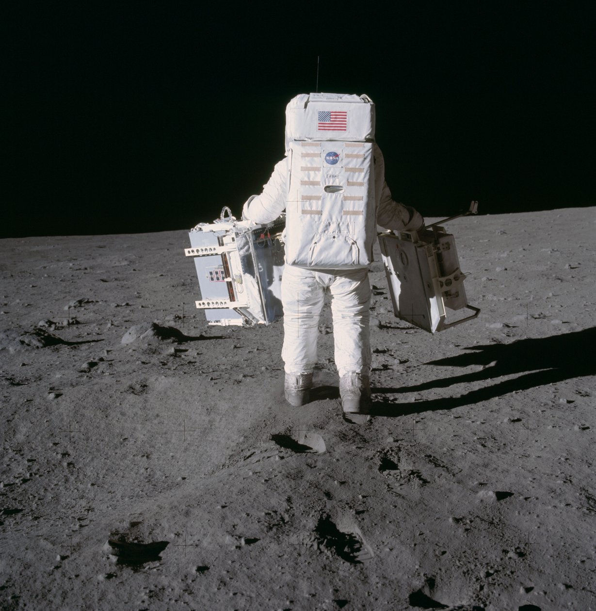 バズアルドリン、1969年にアポロ11号実験を展開 作： 不明不明