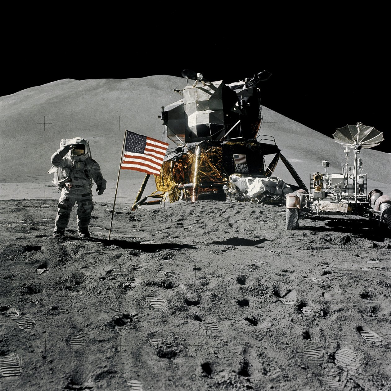 アポロ15号のミッションでアメリカ国旗に敬礼する宇宙飛行士ジム・アーウィン 作： 不明