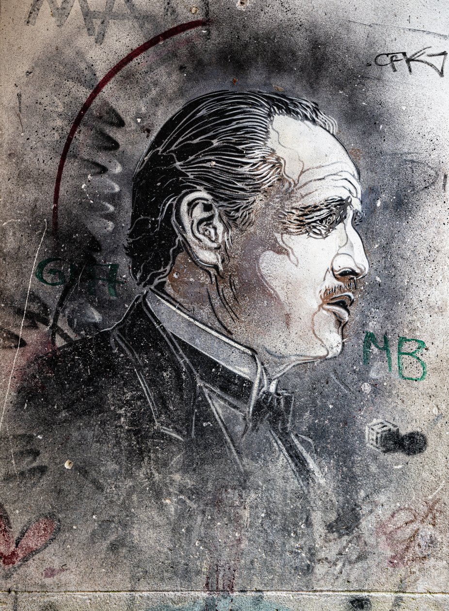 マーロン・ブランドが演じたドン・コルレオーネ by C215 Viuccaria Market 作： 無名の画家