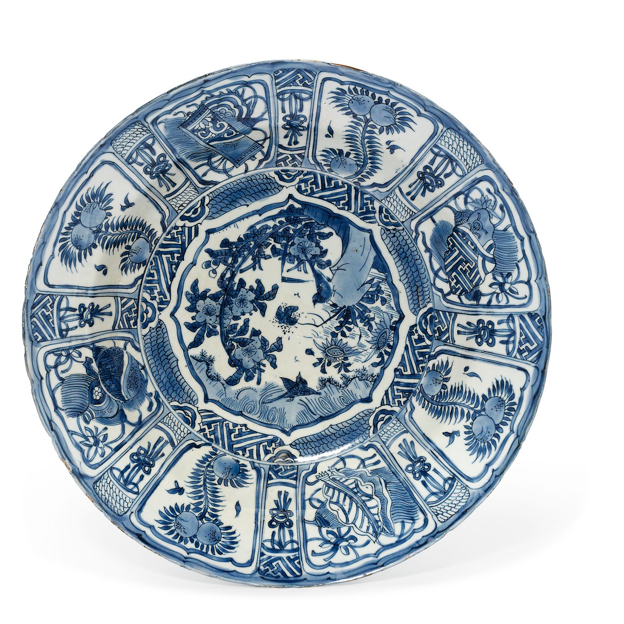 大きな「クラーク磁器」皿、万里時代、1573-1619 作： 不明