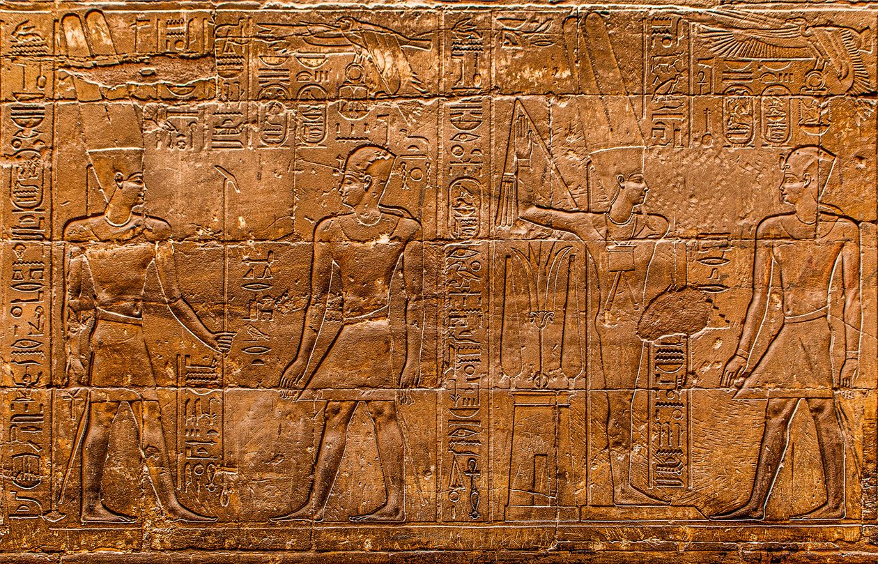 Relief, Luxor Temple, Thebes, Egypt, Africa (photo)   1439852   ja       japanese Successfully Translated  Original: Mail Coaches on the Road: the Louth-London Royal Mail progressing at Speed Translat: Mail Coaches on the Road: the Louth-London Royal Mail  作： 無名の画家