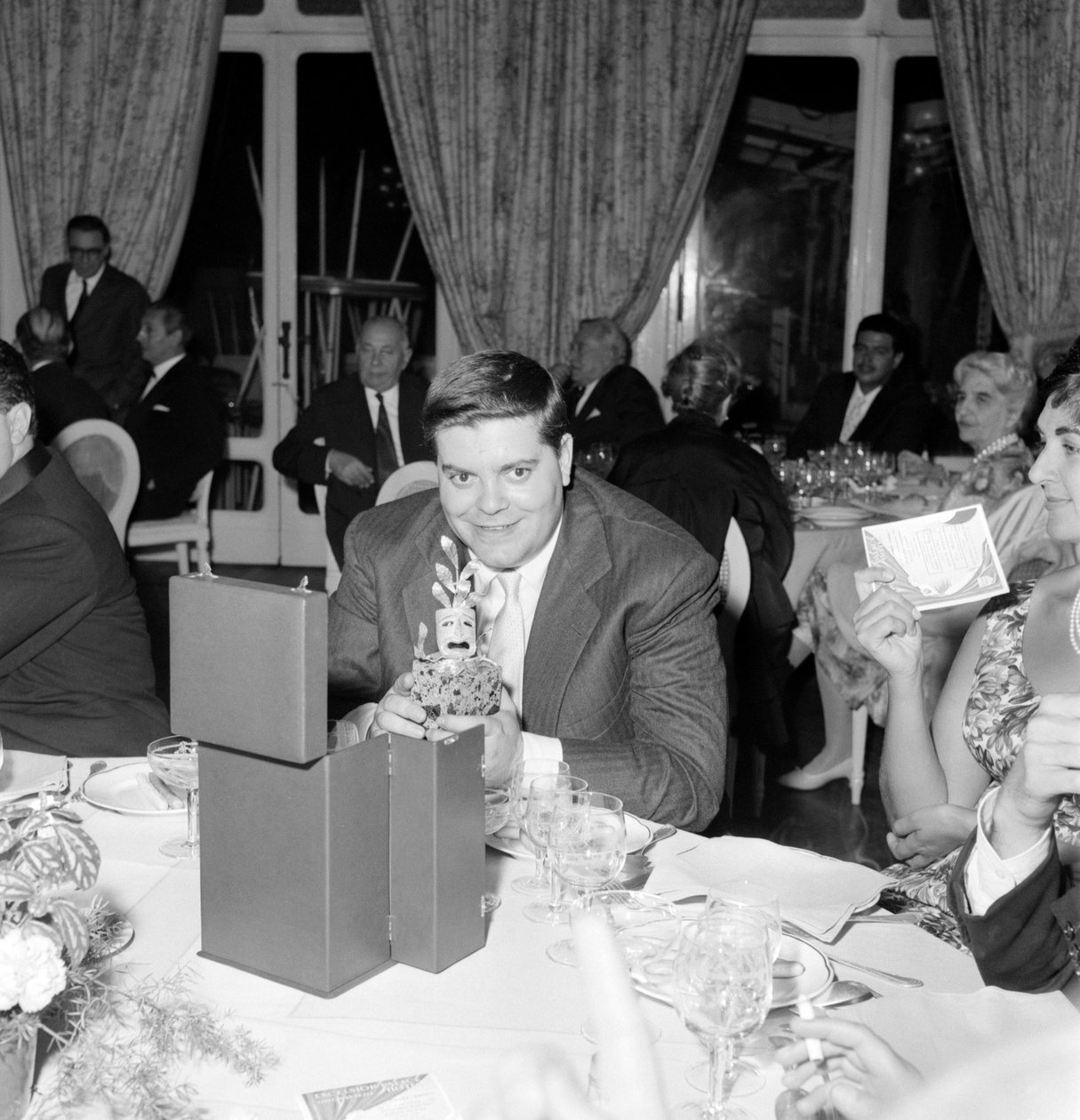 俳優ティノ・ブアゼッリ、アソロ、1960年 作： 不明