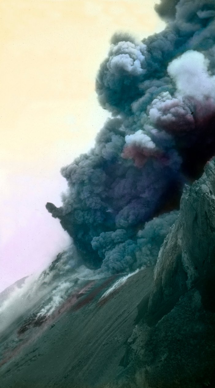 ストロンボリ山の西側 作： 無名の画家