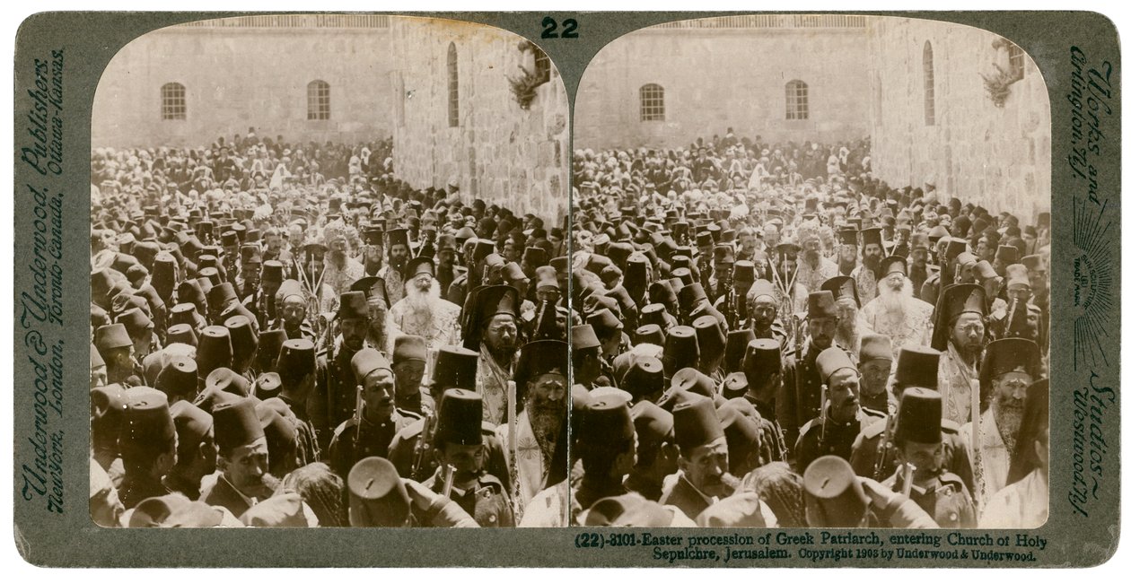 1903年、エルサレムの聖墳墓教会に入るギリシャ総主教のイースター行列。 作： アンダーウッドとアンダーウッド