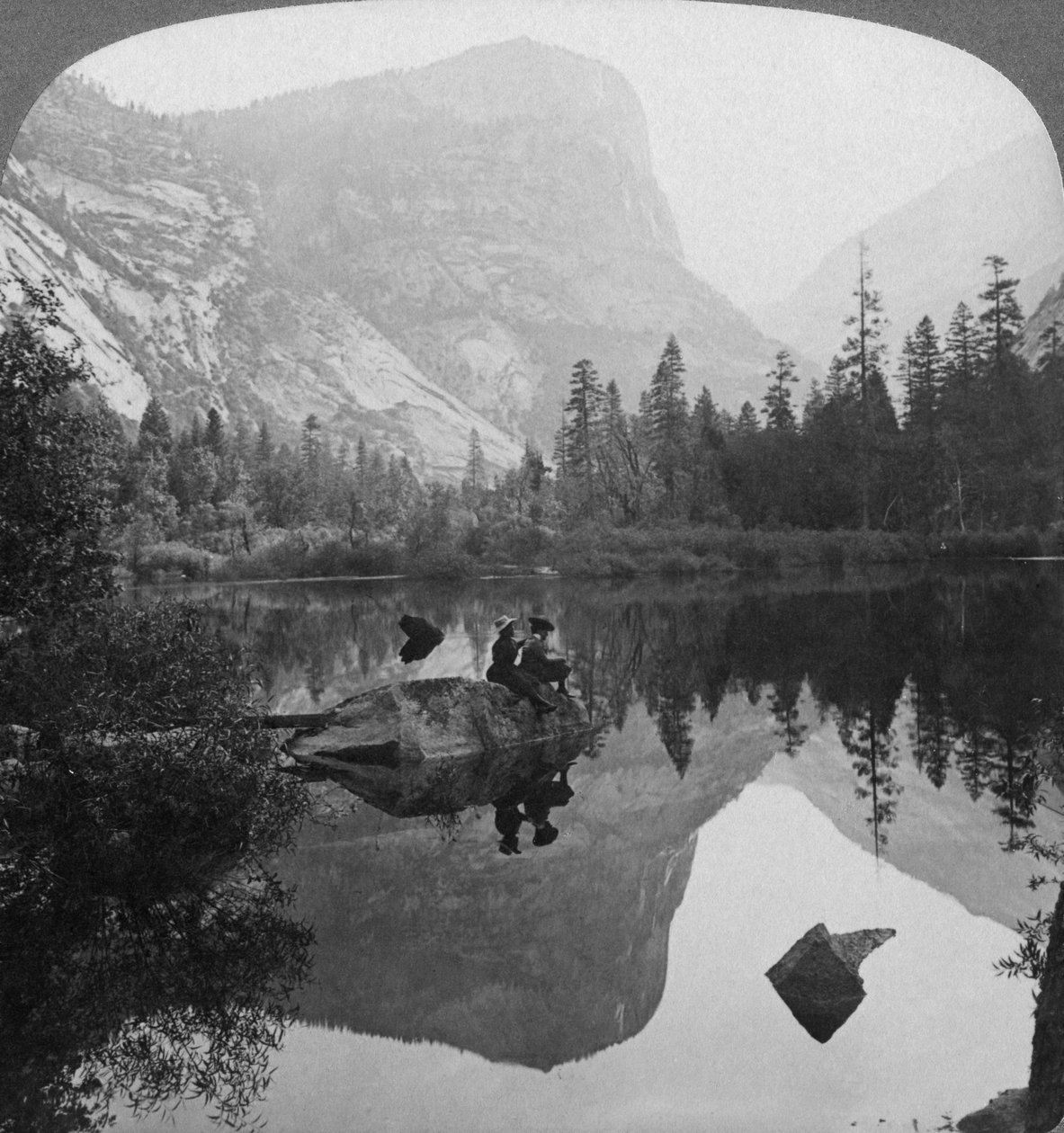 ミラー湖の眺め、マウントワトキンス、ヨセミテ、カリフォルニア、米国、1902 作： アンダーウッドとアンダーウッド