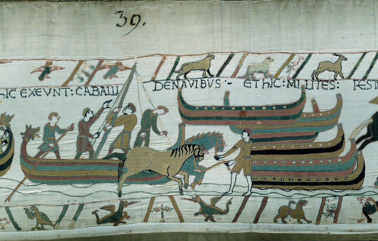1066年、ノルマンディー公ウィリアム・ザ・コンカーラント（1027-1087）によるイングランドの征服：ノルマンディーの船がイングランドの海岸を航行している。馬が廊下で船を引いています。バイユー・タペストリーまたはマチルド王妃の刺繍の詳細 作： 無名の画家