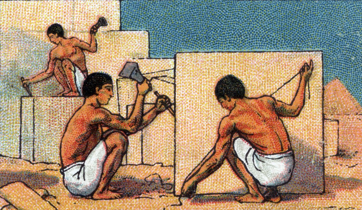 古代エジプトの日常：ピラミッド建設現場で働く石切り職人たち、20世紀初頭（クロモ社製） 作： 無名の画家