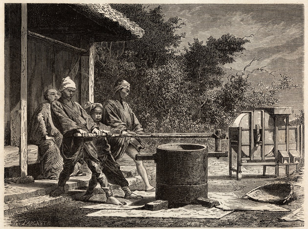 精米機を操作する3人の農民。1863年から1864年にかけての日本への航海を説明するために、スイス連邦公使のアイム・アンベールが、エドゥアール・シャルトンの指揮のもとに出版された「Le tour du monde, nouveau journal des voyages」に描いた版画。 作： 無名の画家