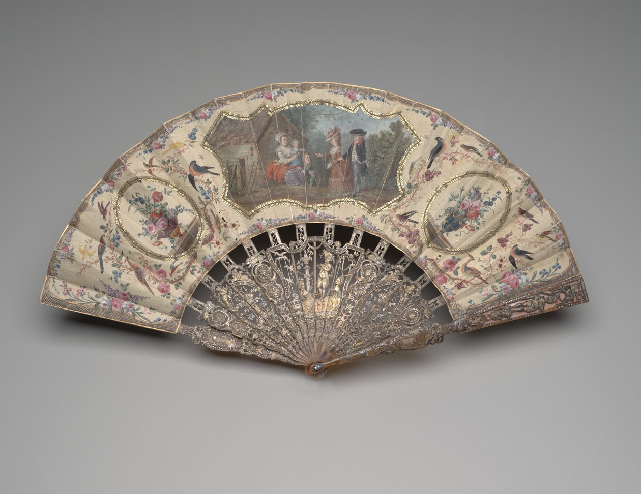 1780年頃のウェットナースへの訪問シーンの扇子（二重絹の葉、真鍮、金属糸、べっ甲、金メッキ、真珠層とペーストの宝石のガッシュ） 作： 無名の画家