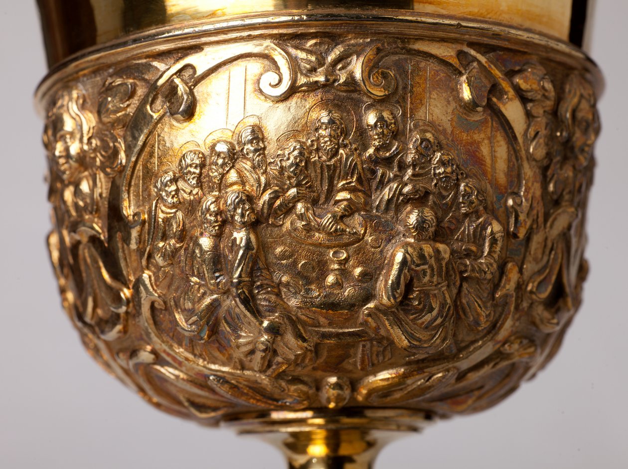 金属工芸品。聖杯1726年から1758年まで大聖堂支部長を務めたA・ル・ヴァイアン・ド・ラ・バサルドリー大修道士の寄贈。18世紀詳細 作： 無名の画家