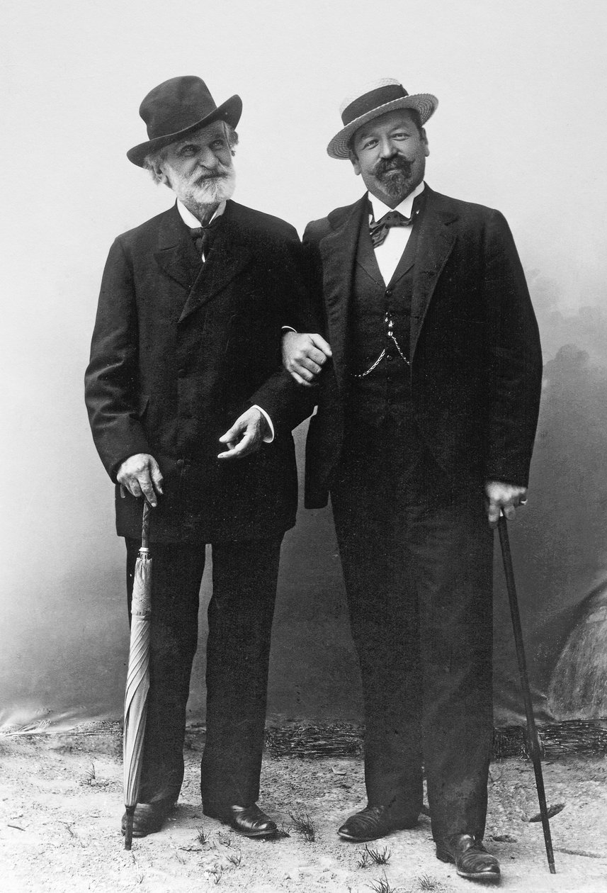 イタリアの作曲家ジュゼッペ・ヴェルディ（1813-1901）と、テノール歌手フランチェスコ・タマーニョ（1850-1905）が19世紀末にモンテカティーニで共演した。 作： 未知の写真家