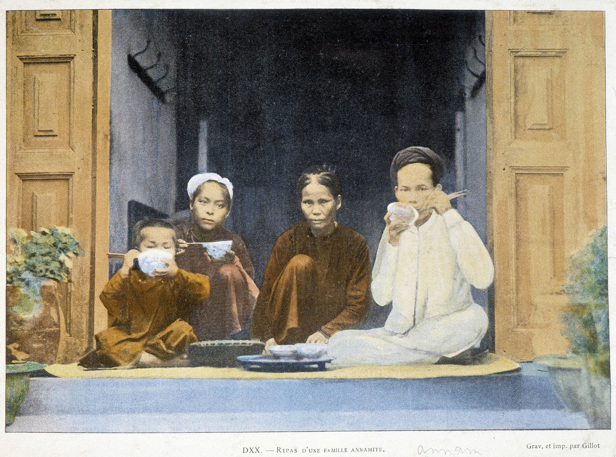 アンナミンの家族の食事 1895年頃 「世界一周」 19世紀後半 作： 未知の写真家