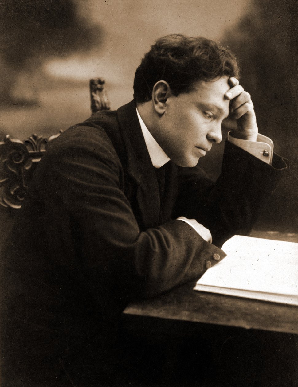 オットリーノ・レスピーギ（1879-1936）イタリアの作曲家、指揮者。 作： 未知の写真家
