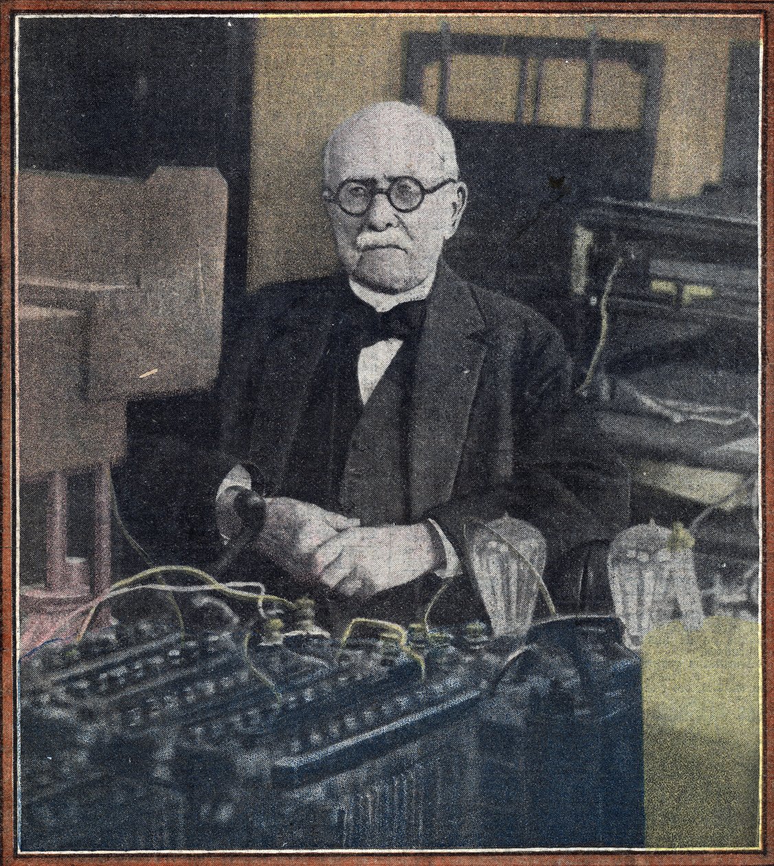 エドゥアール・ブランリー（1844-1940）の肖像（フランスの発明家、物理学者エドゥアール・ブランリーの肖像） "Le pelerin "より 1934年5月 個人蔵 作： 未知の写真家