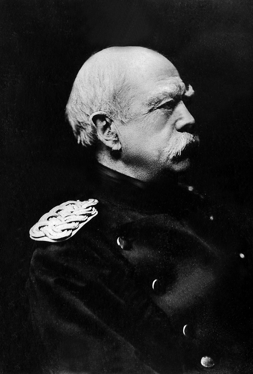 プロイセンとドイツ帝国の宰相、オットー・エドゥアルド・レオポルド・フォン・ビスマルク（1815-1890）の肖像。 作： 未知の写真家