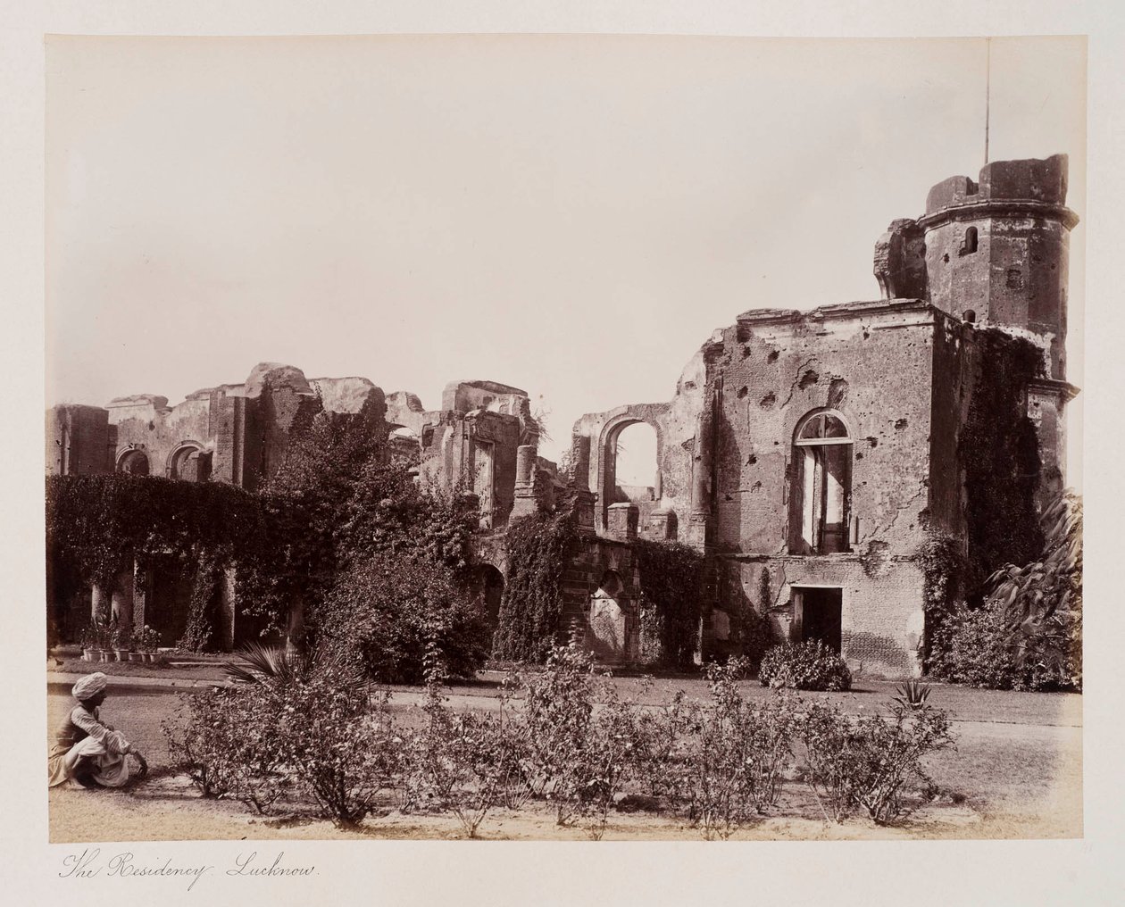 The Residency Lucknow、1885年頃（セピア写真 作： 未知の写真家