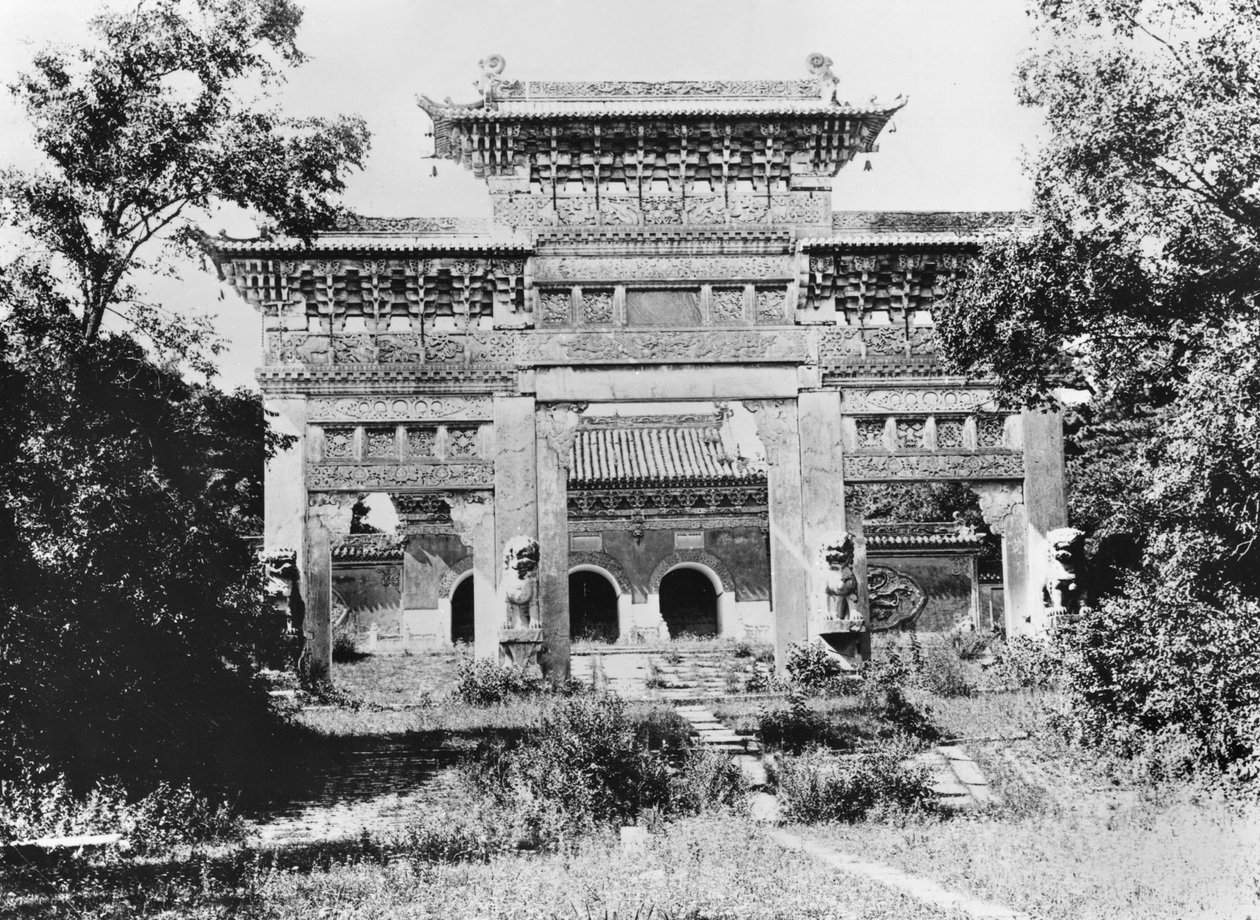 清太宗皇帝の墓と中国ムークデンの聖路 作： ヴァレリアン・グリバエドフ