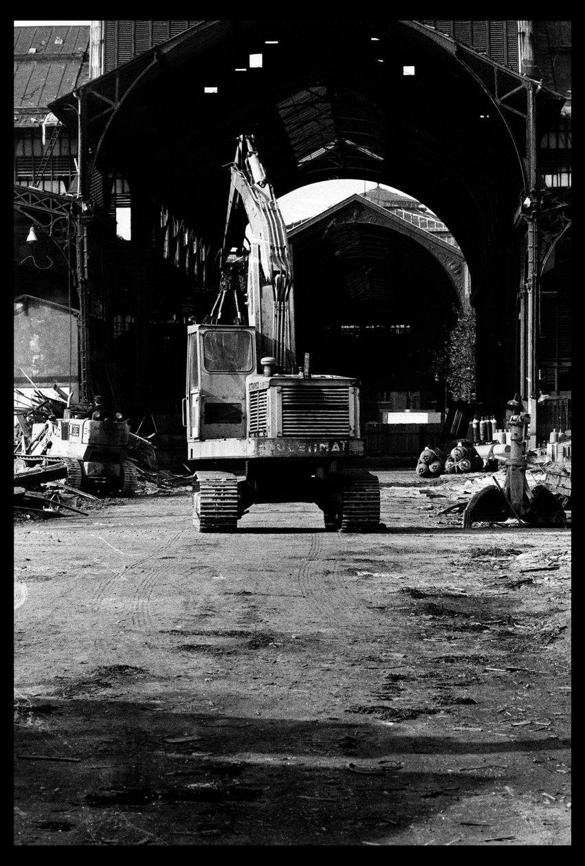 1971年8月、パリの中央市場の解体（モノクロ写真 作： ビクター・バルタード