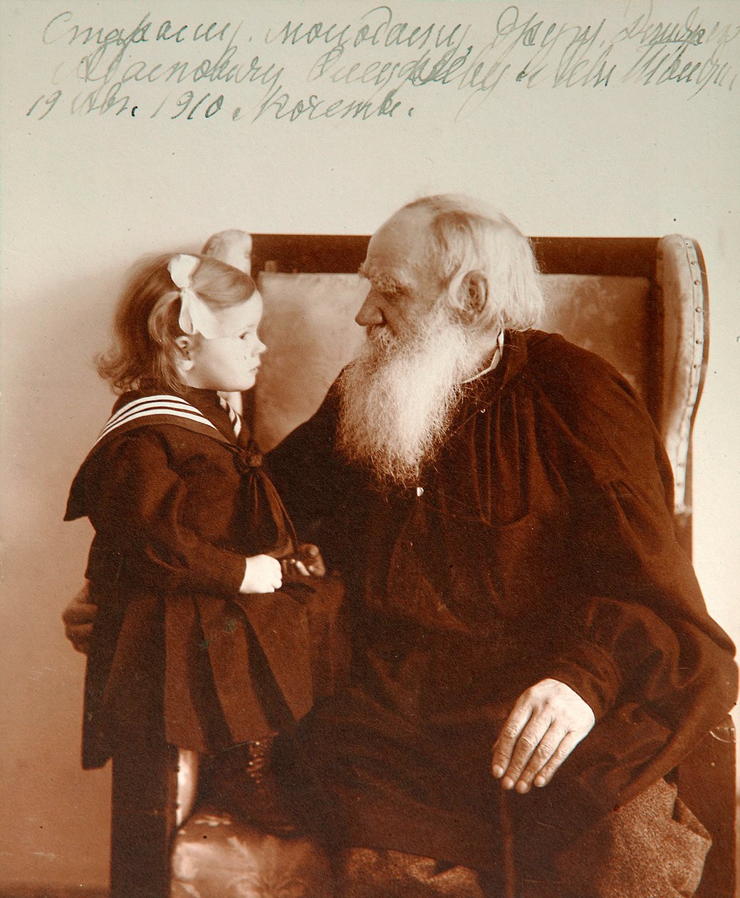 ロシアの作家レオトルストイと孫娘のタチアナ、ヤスナヤポリアナ、ロシア、c1910。 作： ウラジミール・グリゴリエヴィッチ・チェルトコフ
