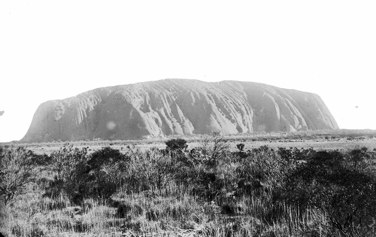 ウルル、エアーズロック、中央オーストラリア、1894 作： ウォルターボールドウィンスペンサー