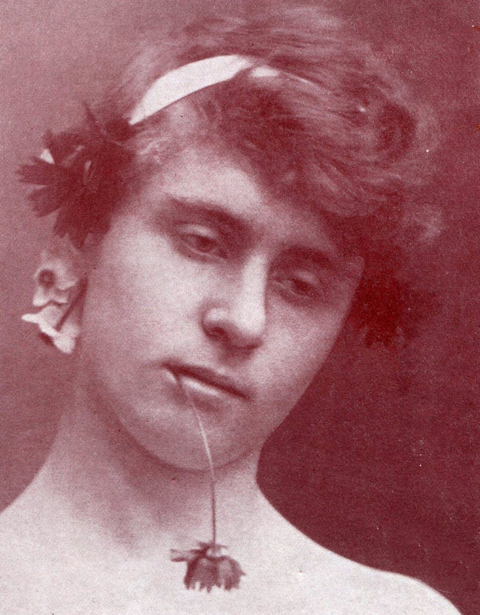 口に花を持つシチリアの少年、シチリアの研究、c.1899 作： ヴィルヘルム・フォン・グローデン男爵
