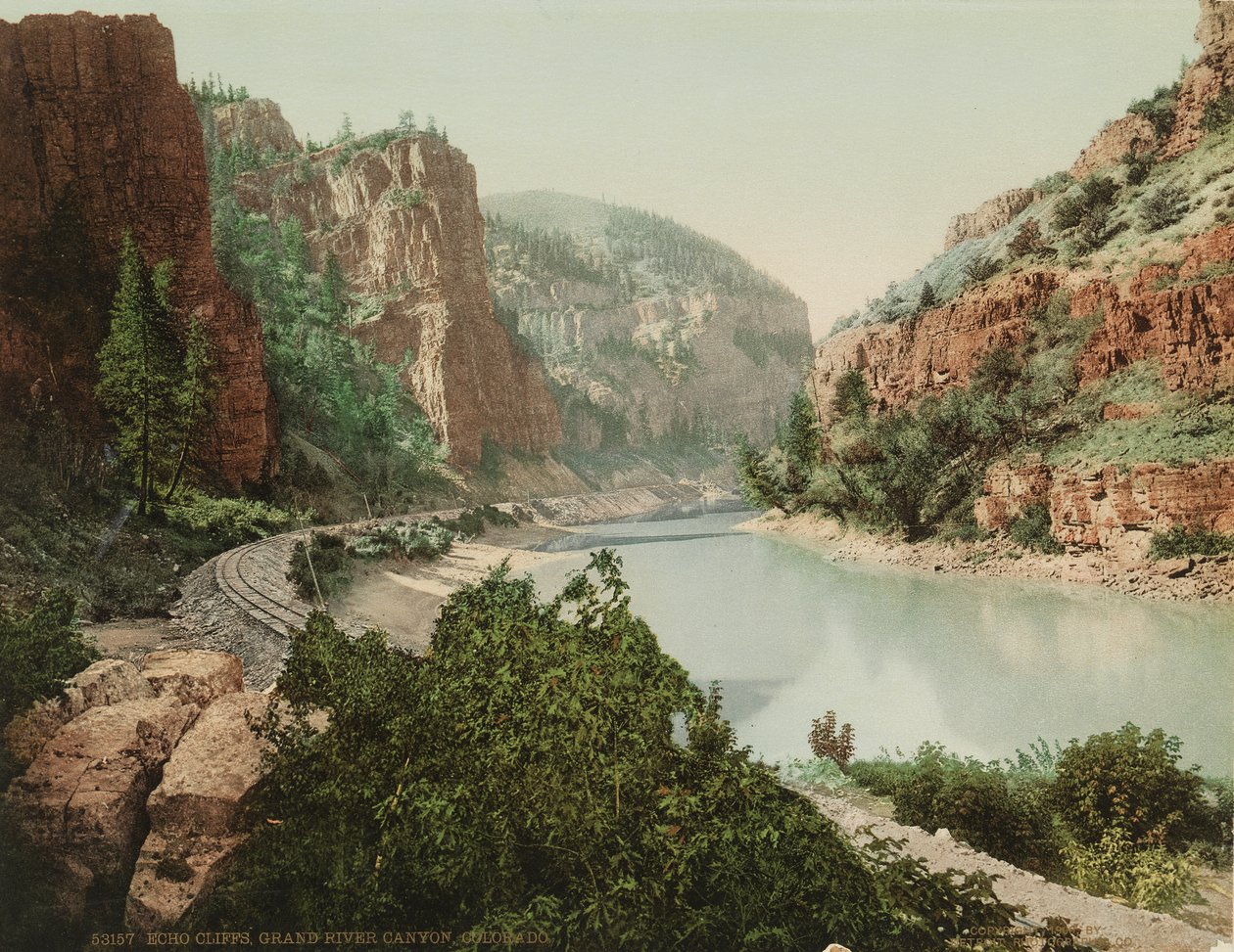 エコークリフス、コロラド州グランドリバーキャニオン、c.1880 作： ウィリアム・ヘンリー・ジャクソン