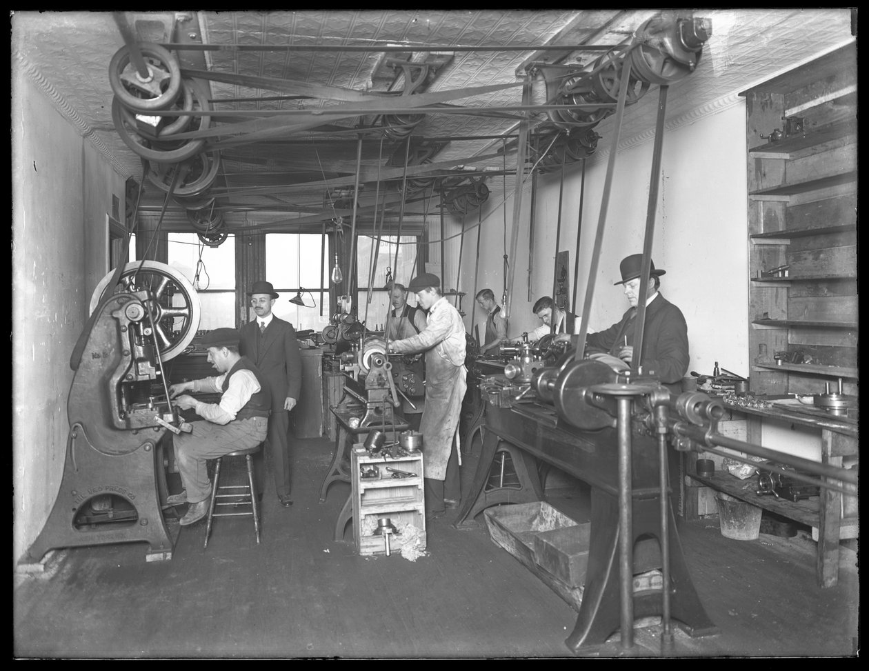 5階のワークショップ、Geyser Electric Water Heater Company、42 Hudson Street、ニューヨーク市、1914年12月31日 作： ウィリアムデイビスハスラー