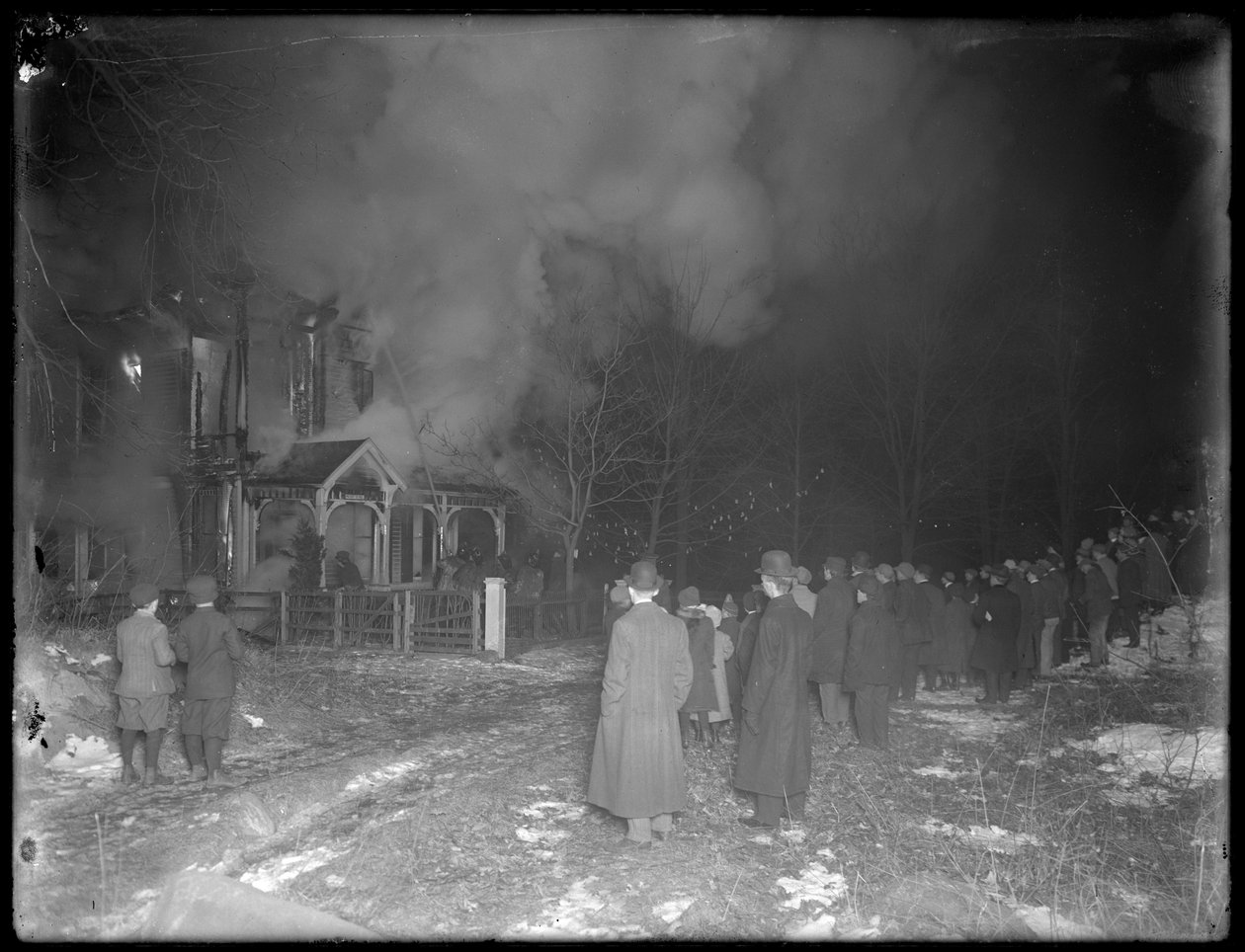 プレスコットコテージ火災夜、インウッドヒル、1914 作： ウィリアムデイビスハスラー