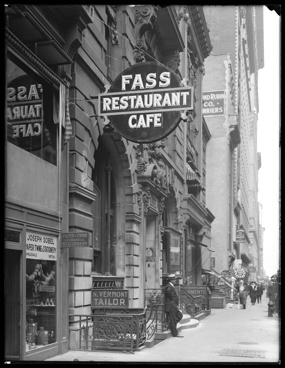 FassCafé、19 W. 31st Street、ニューヨーク市、1916年6月14日のサイン 作： ウィリアムデイビスハスラー