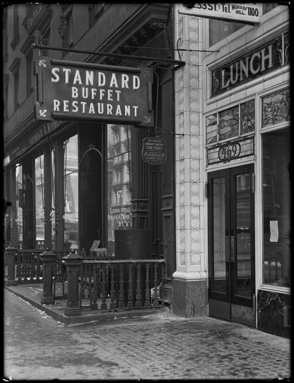 1917年2月6日、ニューヨーク市のE. 31stと32ndストリートの間の4番街、スタンダードビュッフェレストランのサイン 作： ウィリアムデイビスハスラー
