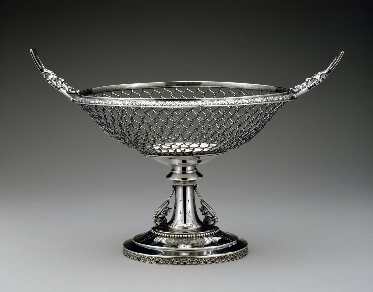 フルーツスタンド、c。 1860-1875（シルバー） 作： ウッドとヒューズ
