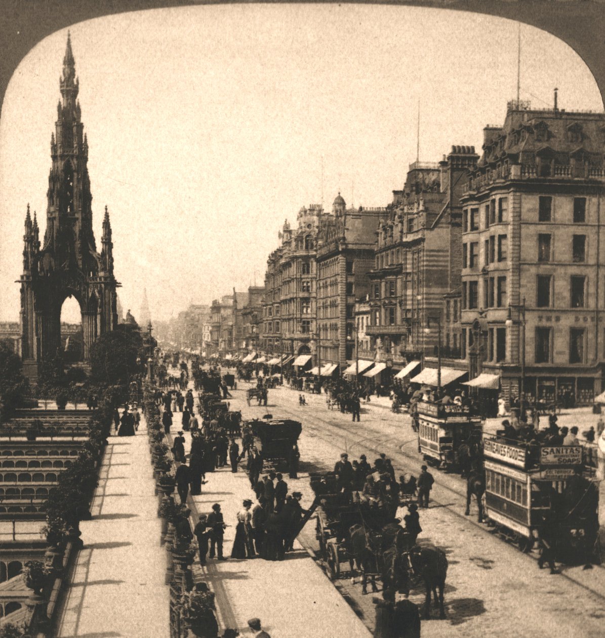 プリンセスストリート、エジンバラ、1896年。 作： Works and Sun Sculpture Studios